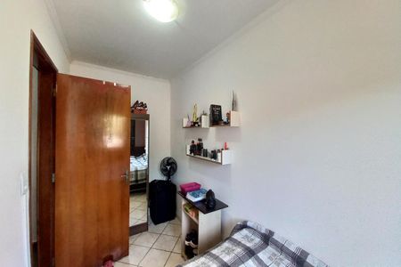 Casa à venda com 180m², 3 quartos e 2 vagas Casa à venda com 180m², 3 quartos e 2 vagasCasa 1 - Quarto 2