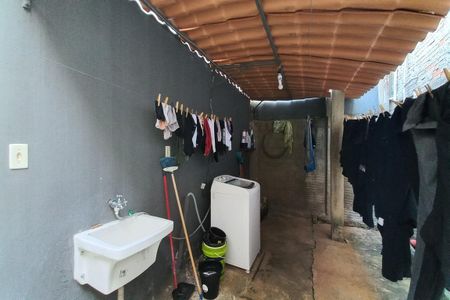 Casa à venda com 180m², 3 quartos e 2 vagas Casa à venda com 180m², 3 quartos e 2 vagasCasa 1 - Área de Serviço