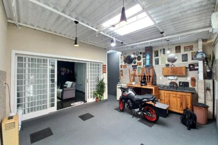 Casa à venda com 180m², 3 quartos e 2 vagas Casa à venda com 180m², 3 quartos e 2 vagasGaragem