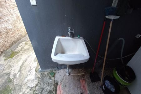 Casa à venda com 180m², 3 quartos e 2 vagas Casa à venda com 180m², 3 quartos e 2 vagasCasa 1 - Área de Serviço