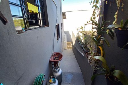 Casa à venda com 180m², 3 quartos e 2 vagas Casa à venda com 180m², 3 quartos e 2 vagasCasa 1 - Corredor Externo