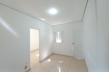 Casa à venda com 180m², 3 quartos e 2 vagas Casa à venda com 180m², 3 quartos e 2 vagasCasa 2 - Sala