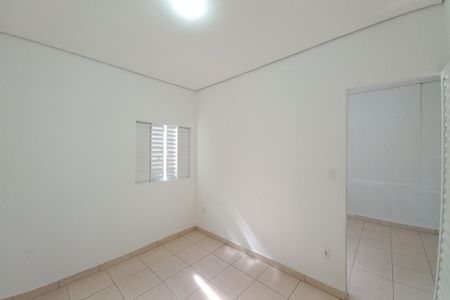 Casa à venda com 180m², 3 quartos e 2 vagas Casa à venda com 180m², 3 quartos e 2 vagasCasa 2 - Quarto 1