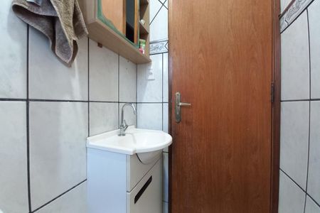 Casa à venda com 180m², 3 quartos e 2 vagas Casa à venda com 180m², 3 quartos e 2 vagasCasa 1 - Banheiro