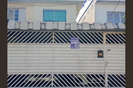 Casa à venda com 148m², 3 quartos e sem vaga Casa à venda com 148m², 3 quartos e sem vagaFachada