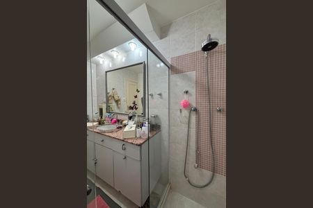 Apartamento à venda com 90m², 3 quartos e 1 vaga Apartamento à venda com 90m², 3 quartos e 1 vagaBanheiro social