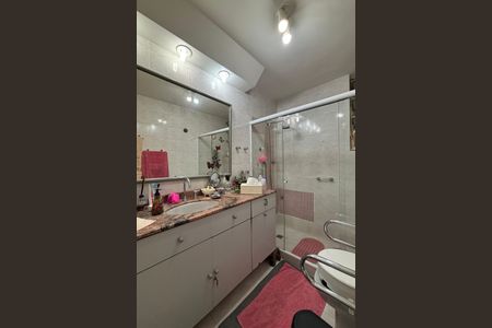 Apartamento à venda com 90m², 3 quartos e 1 vaga Apartamento à venda com 90m², 3 quartos e 1 vagaBanheiro social