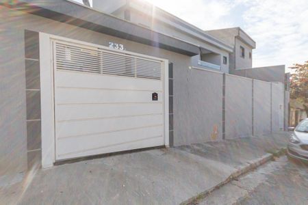 Casa à venda com 150m², 2 quartos e 4 vagasFachada