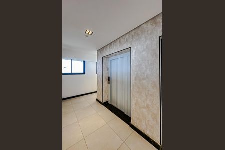 Apartamento à venda com 39m², 2 quartos e sem vagaÁrea comum