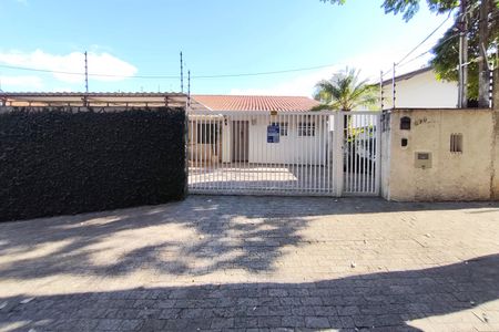Casa à venda com 400m², 5 quartos e 4 vagasFachada