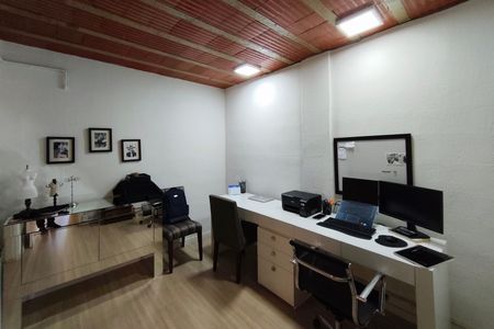 Casa à venda com 400m², 5 quartos e 4 vagasQuarto 4