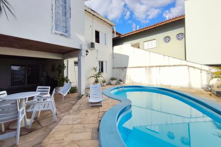 Casa à venda com 400m², 5 quartos e 4 vagasÁrea comum - Piscina