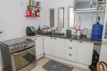 Casa à venda com 200m², 4 quartos e 1 vaga Casa à venda com 200m², 4 quartos e 1 vagaSala e Cozinha