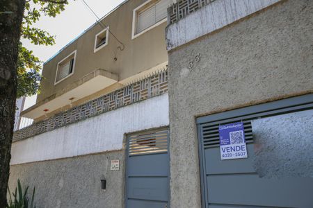 Casa à venda com 200m², 4 quartos e 1 vaga Casa à venda com 200m², 4 quartos e 1 vagaFachada