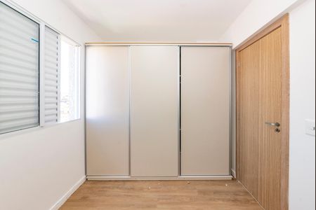 Apartamento à venda com 50m², 2 quartos e 2 vagas Apartamento à venda com 50m², 2 quartos e 2 vagasQuarto