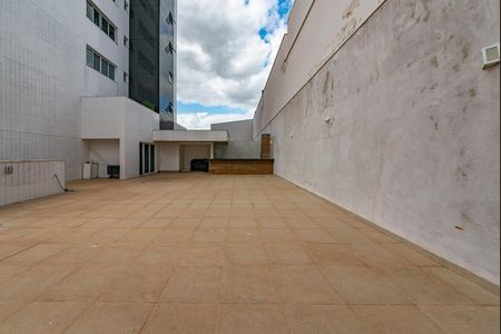 Apartamento à venda com 325m², 3 quartos e 4 vagas Apartamento à venda com 325m², 3 quartos e 4 vagasÁrea externa privativa