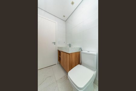 Apartamento à venda com 325m², 3 quartos e 4 vagas Apartamento à venda com 325m², 3 quartos e 4 vagasBanheiro da Suíte 2