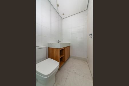 Apartamento à venda com 325m², 3 quartos e 4 vagas Apartamento à venda com 325m², 3 quartos e 4 vagasBanheiro da Suíte 1