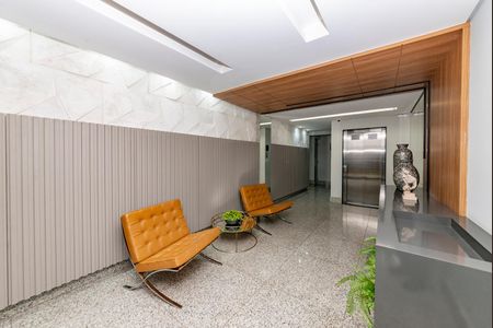 Apartamento à venda com 325m², 3 quartos e 4 vagas Apartamento à venda com 325m², 3 quartos e 4 vagasHall de entrada