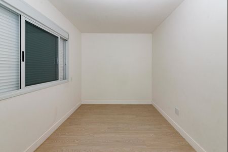 Apartamento à venda com 325m², 3 quartos e 4 vagas Apartamento à venda com 325m², 3 quartos e 4 vagasQuarto 1