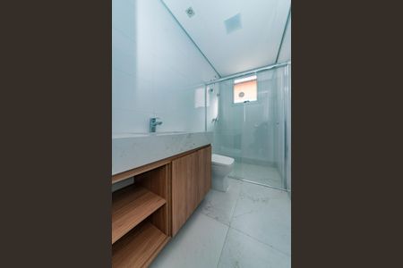 Apartamento à venda com 325m², 3 quartos e 4 vagas Apartamento à venda com 325m², 3 quartos e 4 vagasBanheiro da Suíte 2