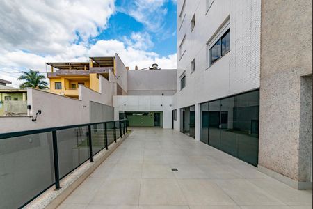 Apartamento à venda com 325m², 3 quartos e 4 vagas Apartamento à venda com 325m², 3 quartos e 4 vagasÁrea comum