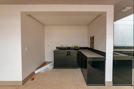 Apartamento à venda com 325m², 3 quartos e 4 vagas Apartamento à venda com 325m², 3 quartos e 4 vagasÁrea de Serviço