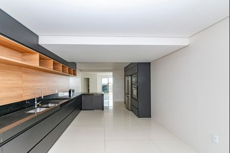 Apartamento à venda com 325m², 3 quartos e 4 vagas Apartamento à venda com 325m², 3 quartos e 4 vagasCozinha