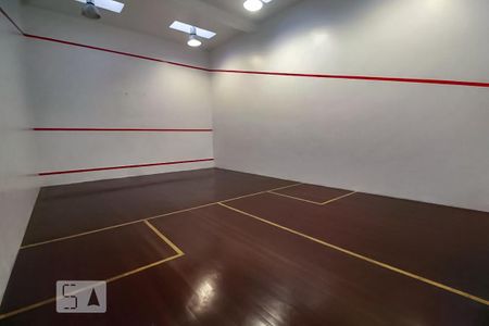 Apartamento à venda com 200m², 4 quartos e 3 vagas Apartamento à venda com 200m², 4 quartos e 3 vagasQuadra Esportiva - SQUASH