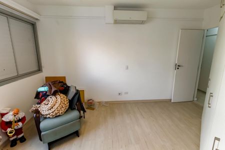 Apartamento à venda com 200m², 4 quartos e 3 vagas Apartamento à venda com 200m², 4 quartos e 3 vagasQuarto 1