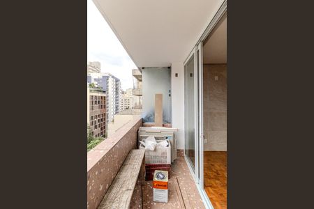 Apartamento à venda com 90m², 2 quartos e 1 vaga Apartamento à venda com 90m², 2 quartos e 1 vagaVaranda