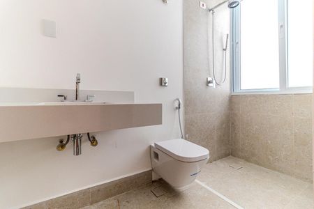 Apartamento à venda com 90m², 2 quartos e 1 vaga Apartamento à venda com 90m², 2 quartos e 1 vagaBanheiro da Suíte