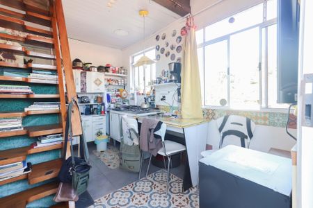 Casa à venda com 85m², 4 quartos e 2 vagas Casa à venda com 85m², 4 quartos e 2 vagasEdícula - Cozinha