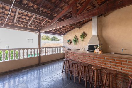 Casa à venda com 210m², 2 quartos e 1 vaga Casa à venda com 210m², 2 quartos e 1 vagaSacada