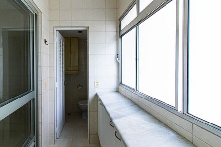 Apartamento à venda com 70m², 2 quartos e 1 vagaÁrea de Serviço