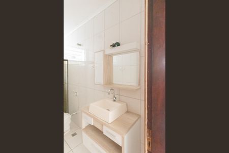 Casa à venda com 165m², 4 quartos e 3 vagas Casa à venda com 165m², 4 quartos e 3 vagasBanheiro Social