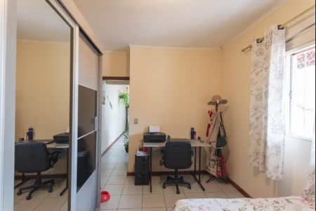 Casa à venda com 165m², 4 quartos e 3 vagas Casa à venda com 165m², 4 quartos e 3 vagasQuarto 4