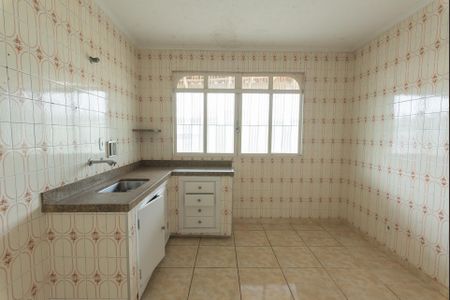 Casa à venda com 165m², 4 quartos e 3 vagas Casa à venda com 165m², 4 quartos e 3 vagasCozinha
