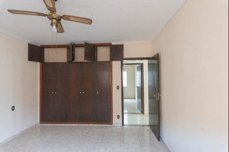 Casa à venda com 165m², 4 quartos e 3 vagas Casa à venda com 165m², 4 quartos e 3 vagasQuarto 1
