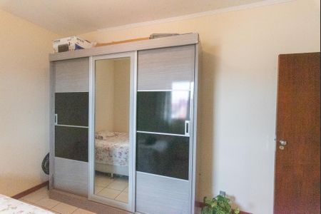 Casa à venda com 165m², 4 quartos e 3 vagas Casa à venda com 165m², 4 quartos e 3 vagasQuarto 4