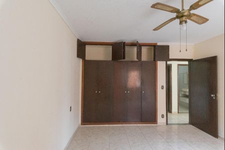 Casa à venda com 165m², 4 quartos e 3 vagas Casa à venda com 165m², 4 quartos e 3 vagasQuarto 1