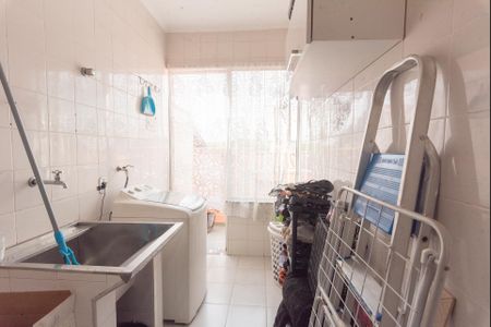 Casa à venda com 165m², 4 quartos e 3 vagas Casa à venda com 165m², 4 quartos e 3 vagasÁrea de Serviço