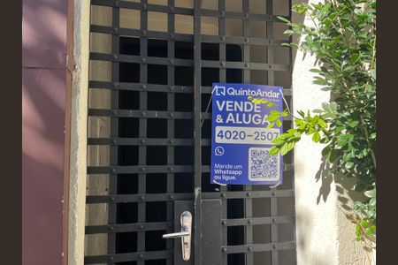 Casa à venda com 56m², 1 quarto e sem vaga Casa à venda com 56m², 1 quarto e sem vagaFachada com instalação de plaquinha