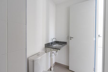 Apartamento à venda com 40m², 2 quartos e sem vaga Apartamento à venda com 40m², 2 quartos e sem vagaBanheiro