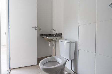 Apartamento à venda com 40m², 2 quartos e sem vaga Apartamento à venda com 40m², 2 quartos e sem vagaBanheiro