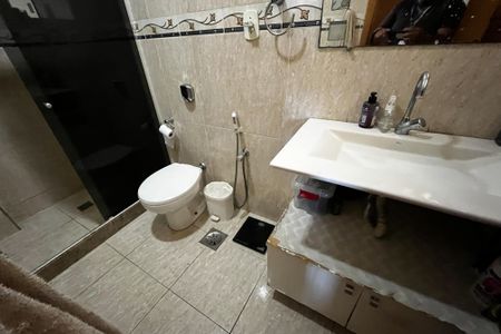 Apartamento à venda com 180m², 3 quartos e 2 vagasBanheiro 1