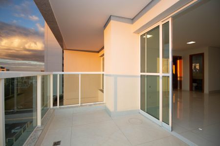 Apartamento para alugar com 162m², 4 quartos e 3 vagas Apartamento para alugar com 162m², 4 quartos e 3 vagasSacada