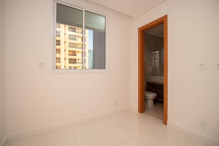 Apartamento para alugar com 162m², 4 quartos e 3 vagas Apartamento para alugar com 162m², 4 quartos e 3 vagasSuíte 1