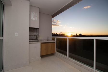 Apartamento para alugar com 162m², 4 quartos e 3 vagas Apartamento para alugar com 162m², 4 quartos e 3 vagasSacada