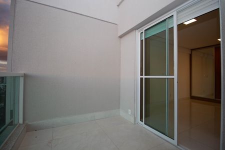 Apartamento para alugar com 162m², 4 quartos e 3 vagas Apartamento para alugar com 162m², 4 quartos e 3 vagasSacada da Suíte 4
